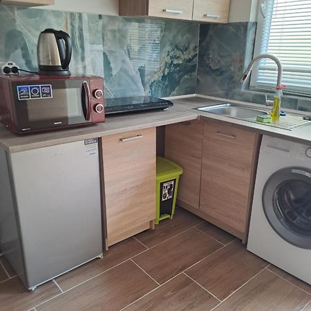 Nha Nghi Cho Cap Doi Va Gia Dinh Apartamento Praga Exterior foto