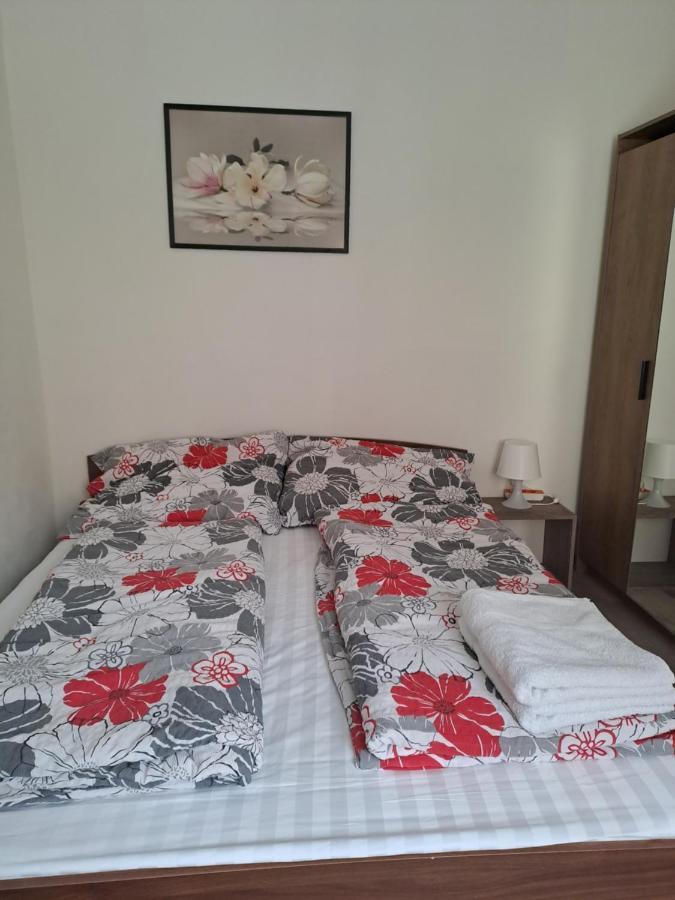 Nha Nghi Cho Cap Doi Va Gia Dinh Apartamento Praga Quarto foto